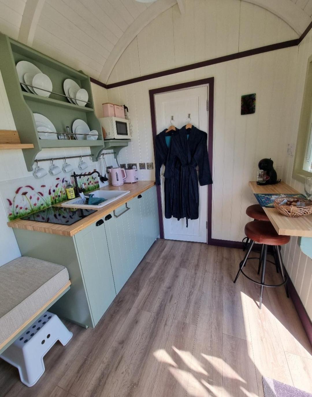 הוילה דולין Wild Meadow Huts מראה חיצוני תמונה