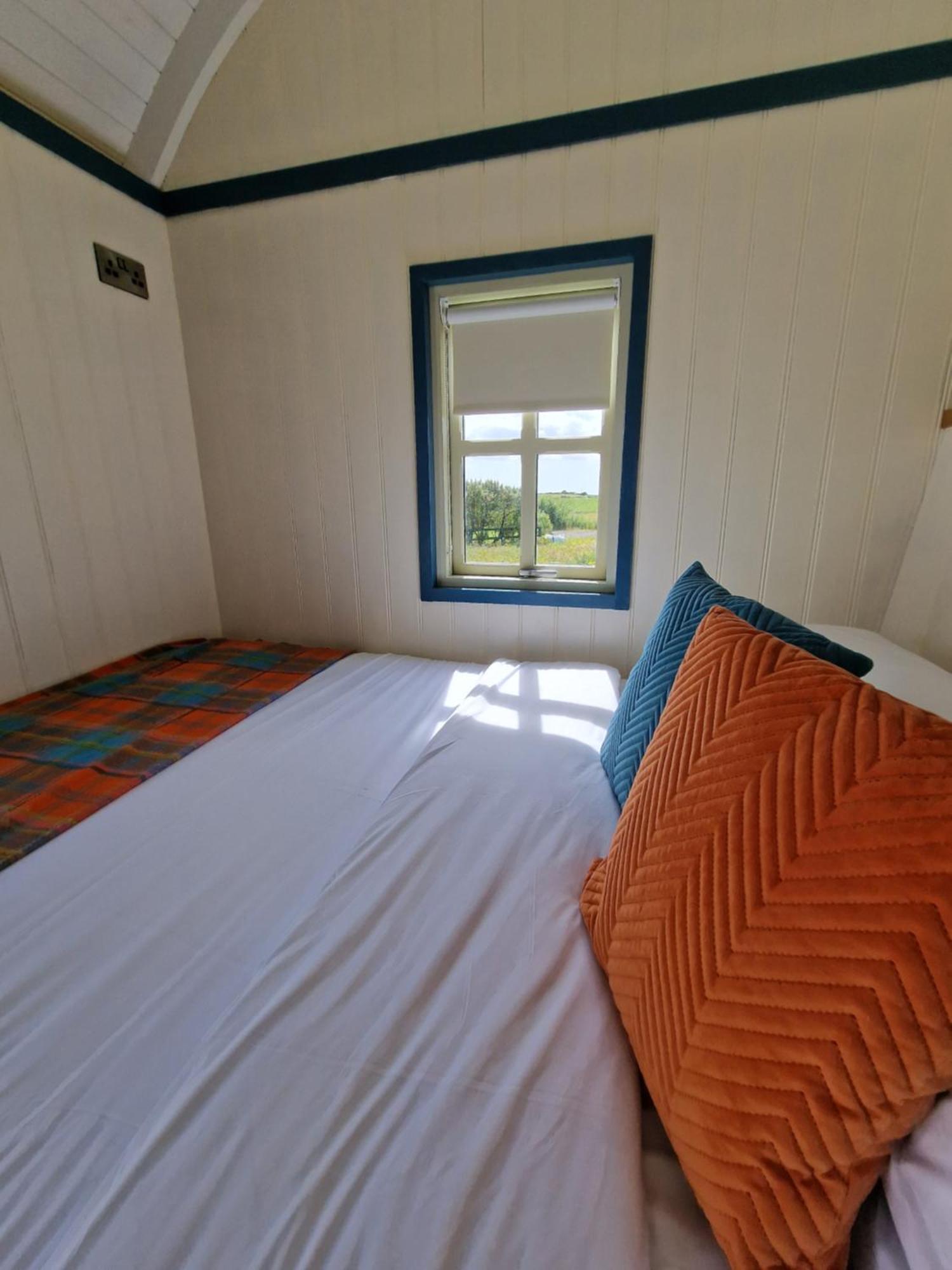 הוילה דולין Wild Meadow Huts מראה חיצוני תמונה